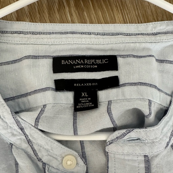 NWOT Banana Republic Collarless Men’s Shirt - Picture 2 of 3